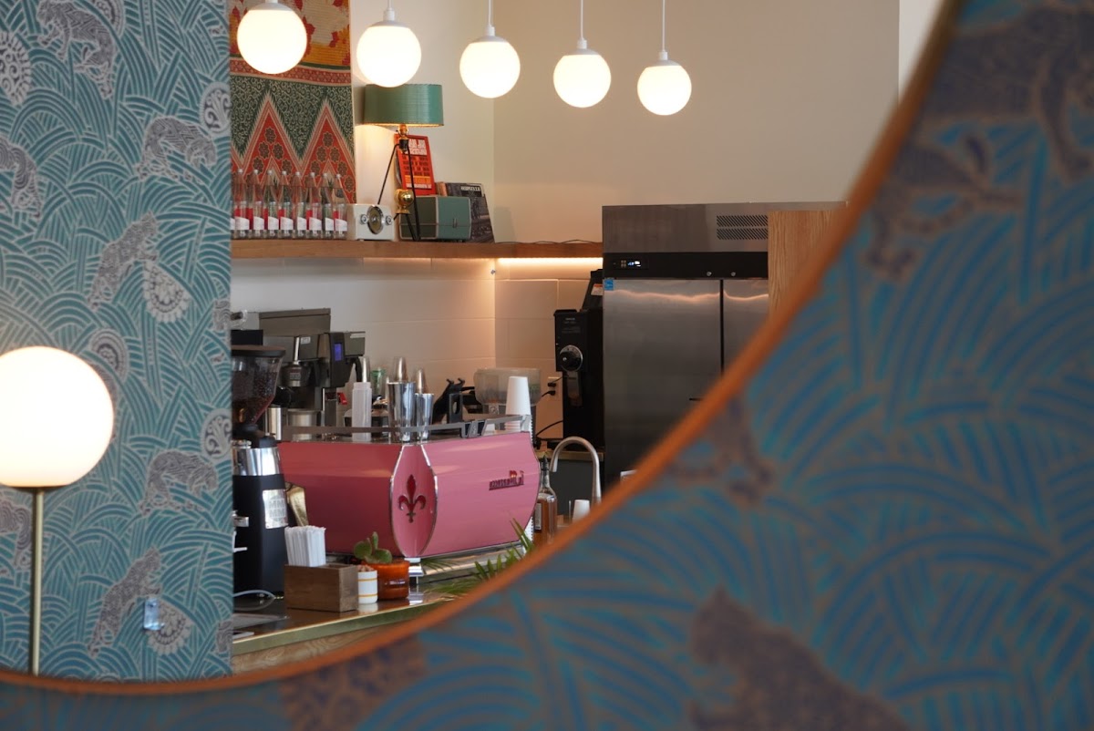 Broadcast Coffee interior