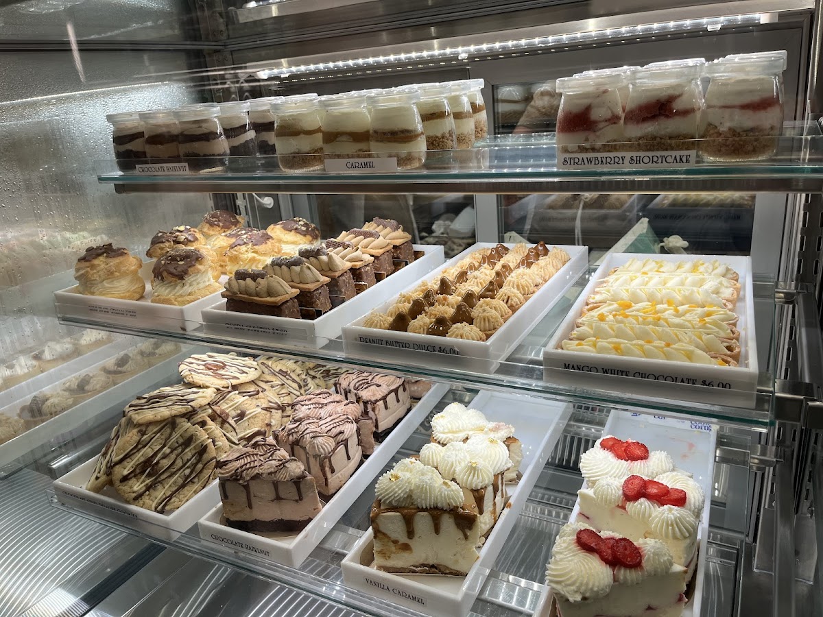 The Cookie Corner - Boro Park interior