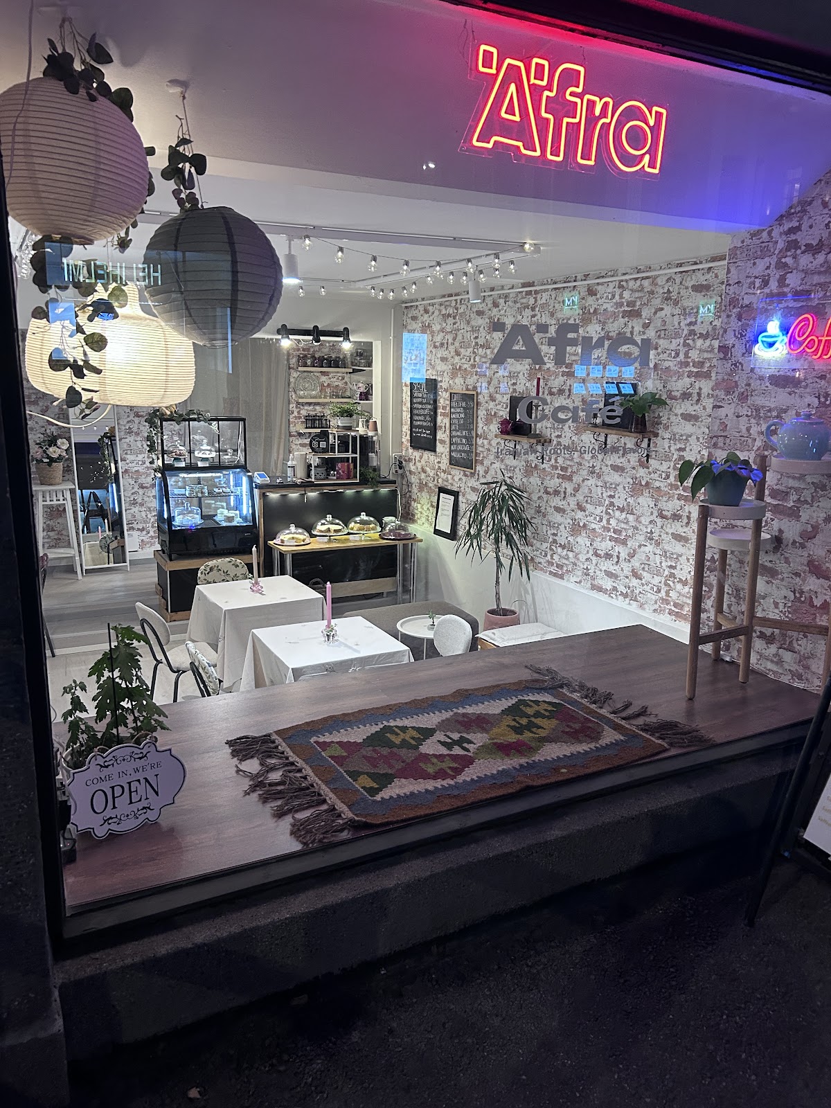 Äfra cafe interior