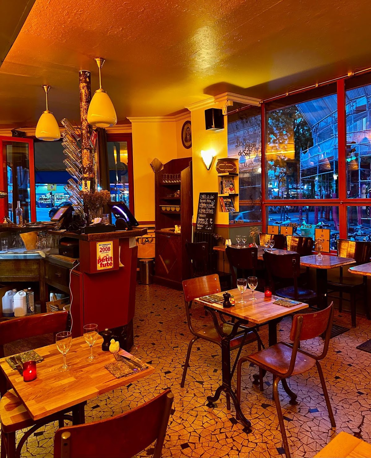 Café Lino interior