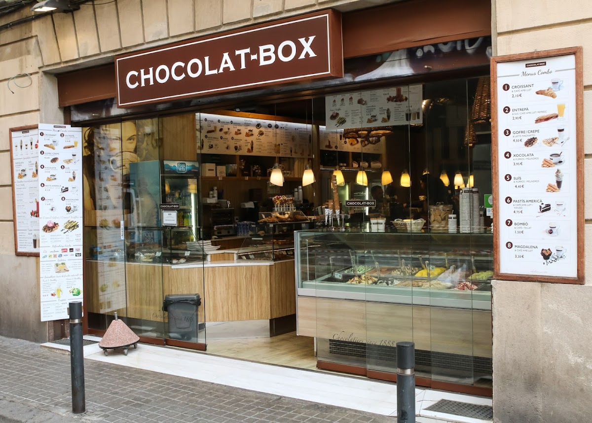 Chocolat-Box interior