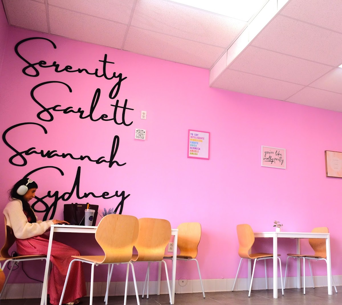 4 Girls Coffee interior