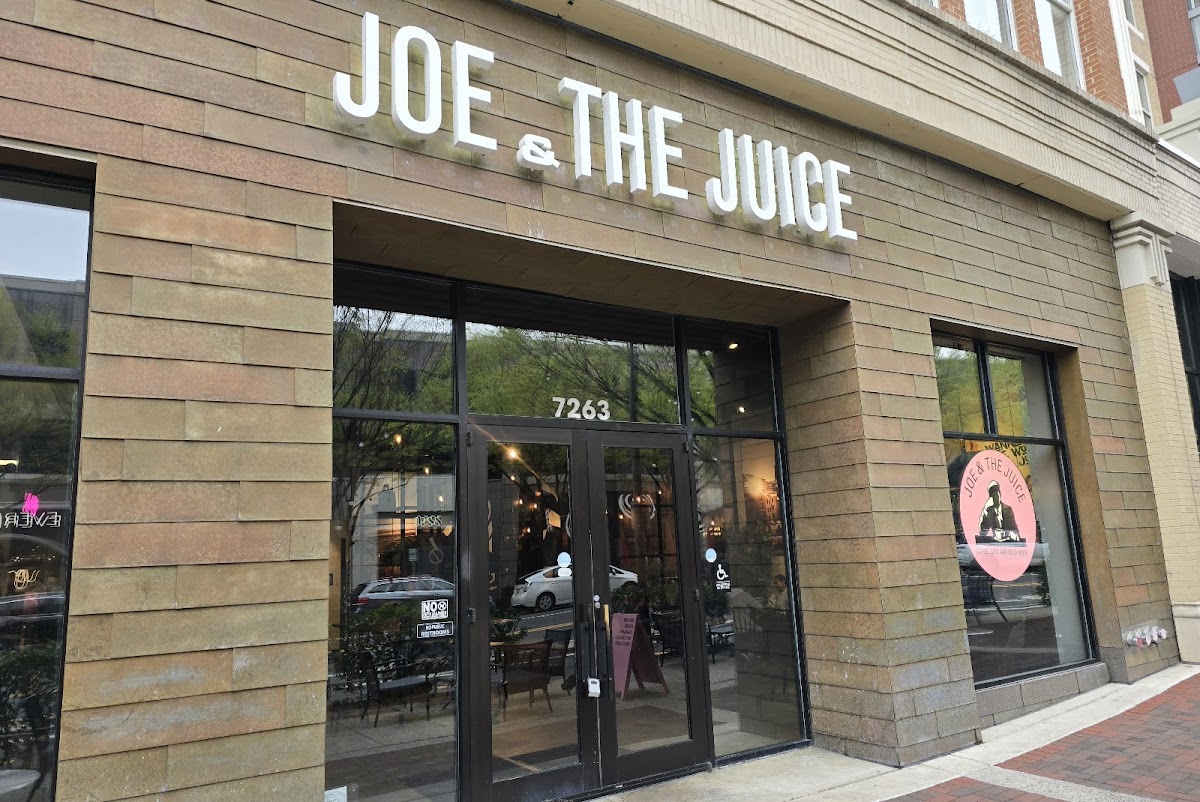 JOE & THE JUICE interior