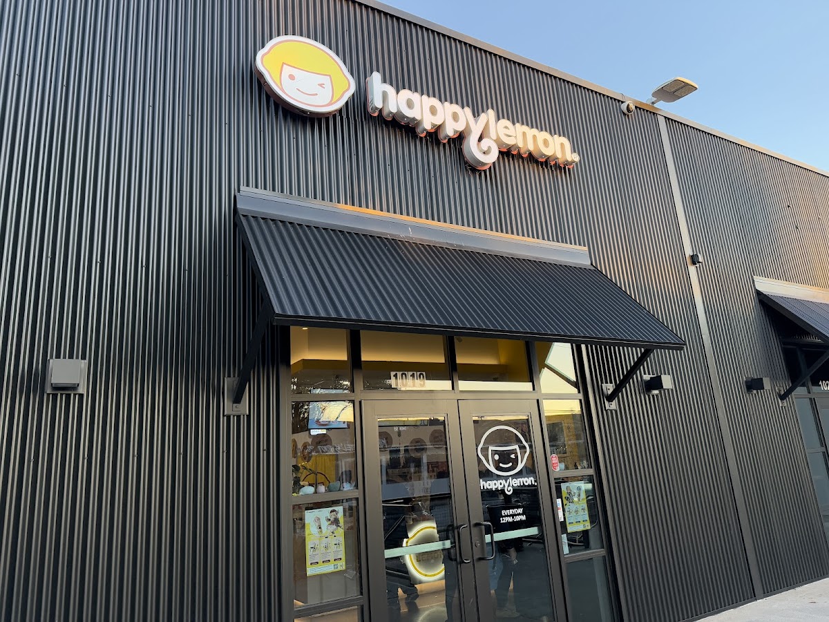Happy Lemon interior