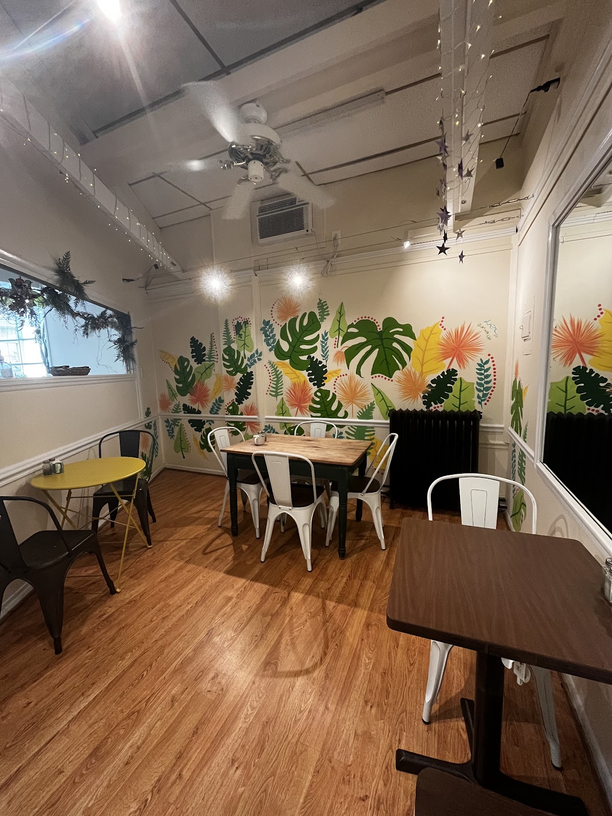 Karlee's Deli & Market interior