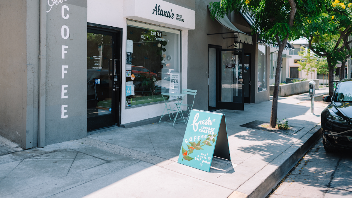 Alana’s Coffee Roasters interior