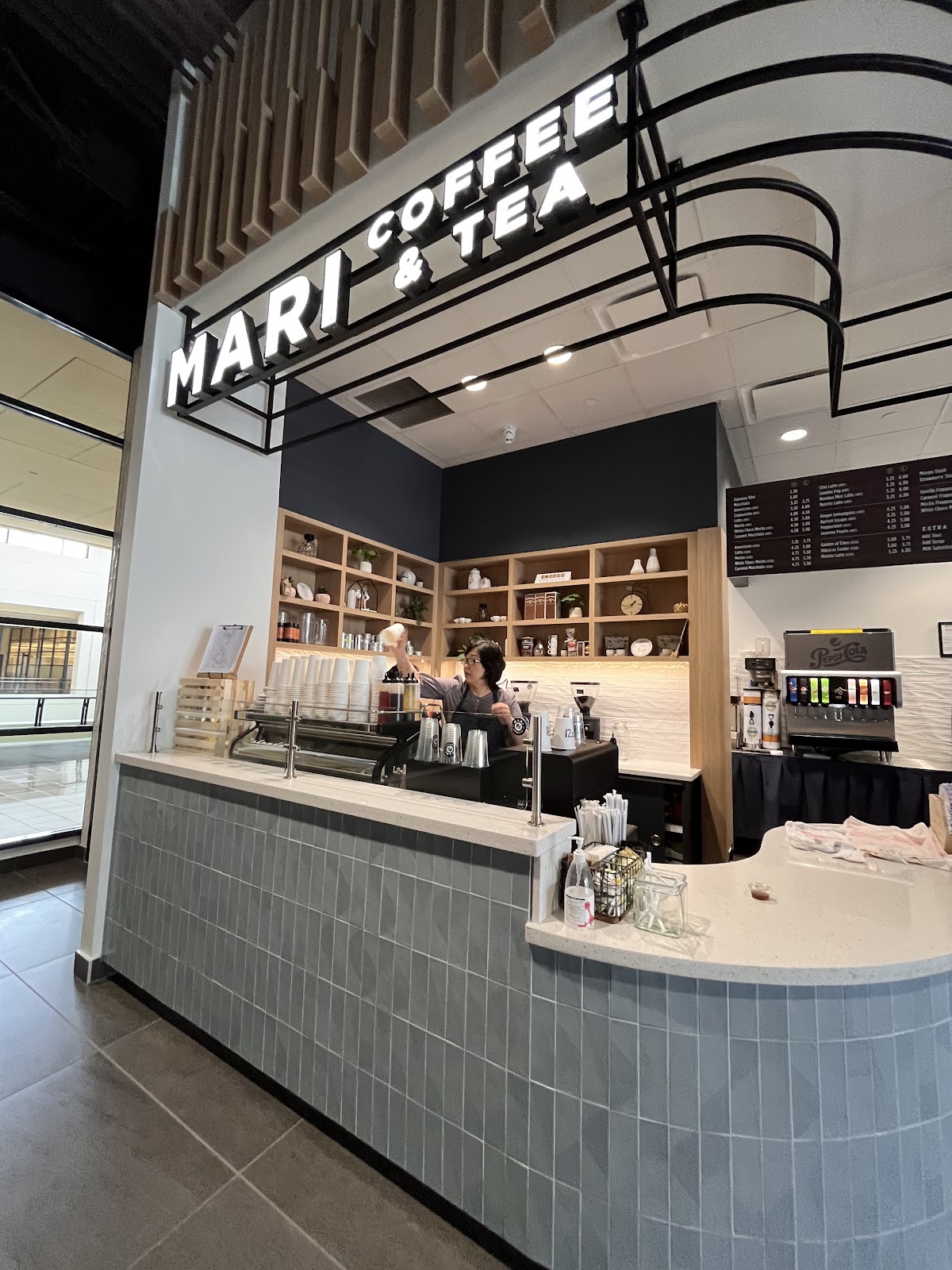 Mari Coffee and Tea interior