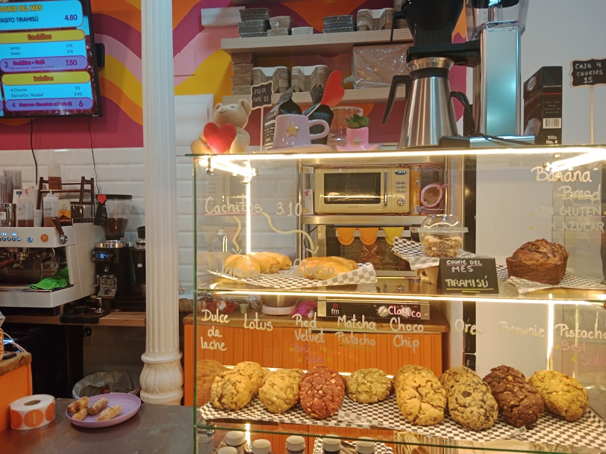 Kon Kafé - Specialty Coffee and Cookies interior