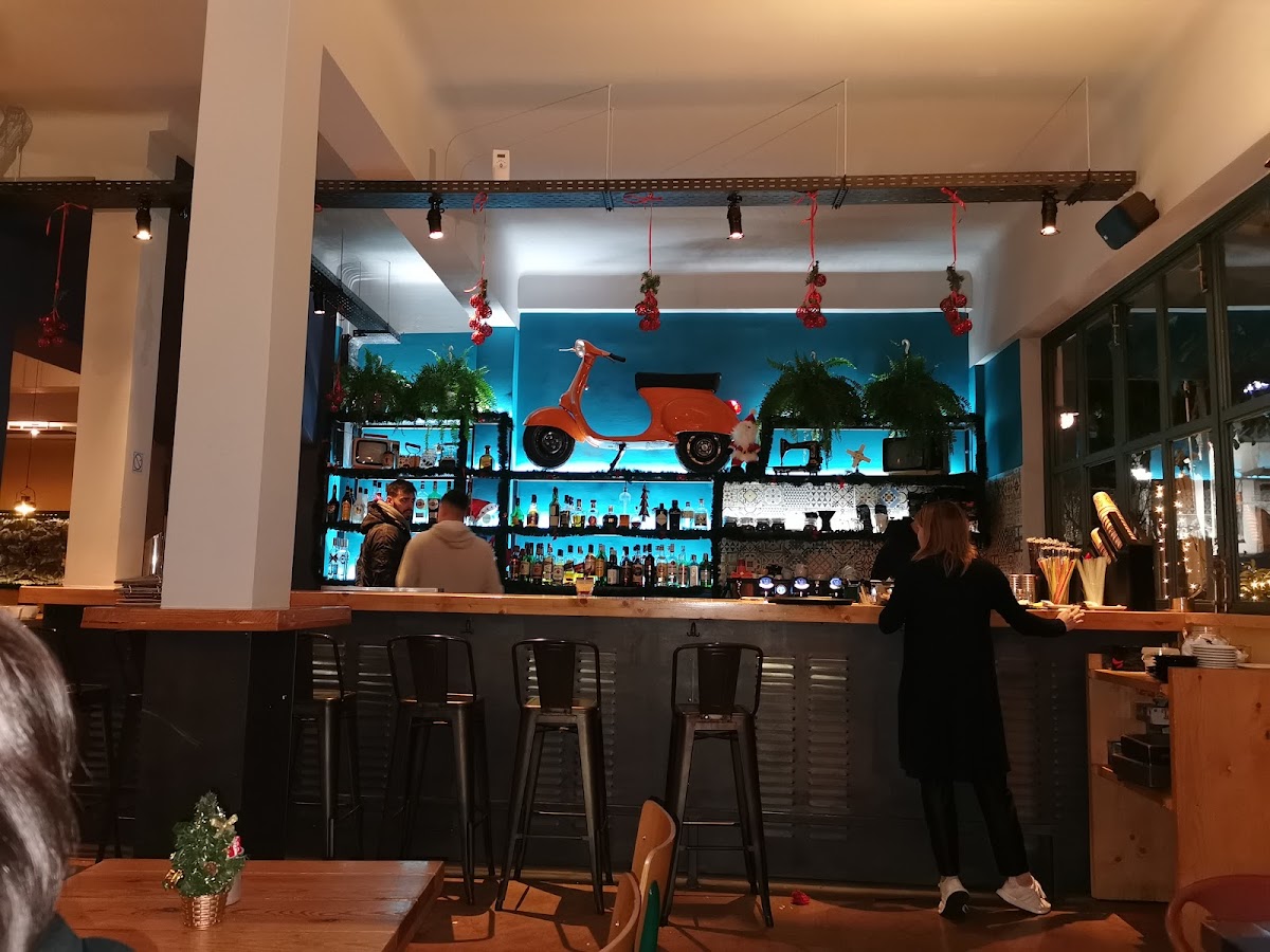 Πεζόδρομος interior