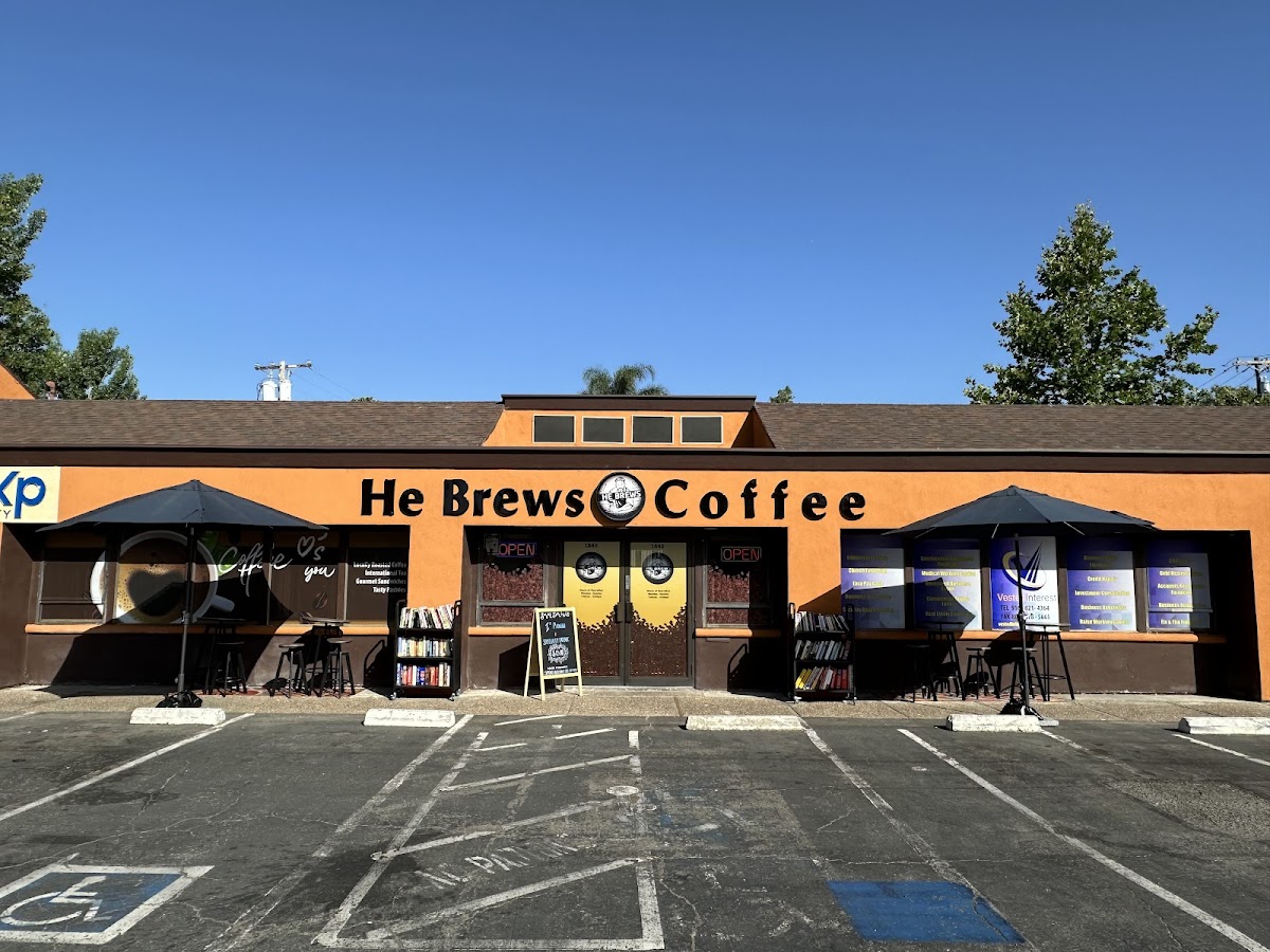 He Brews Coffee & Tea Company interior