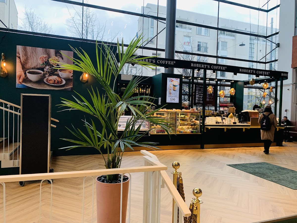 Robert's Coffee Ruoholahti interior