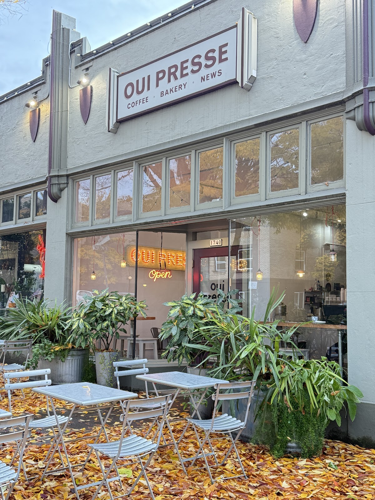 Oui Presse interior