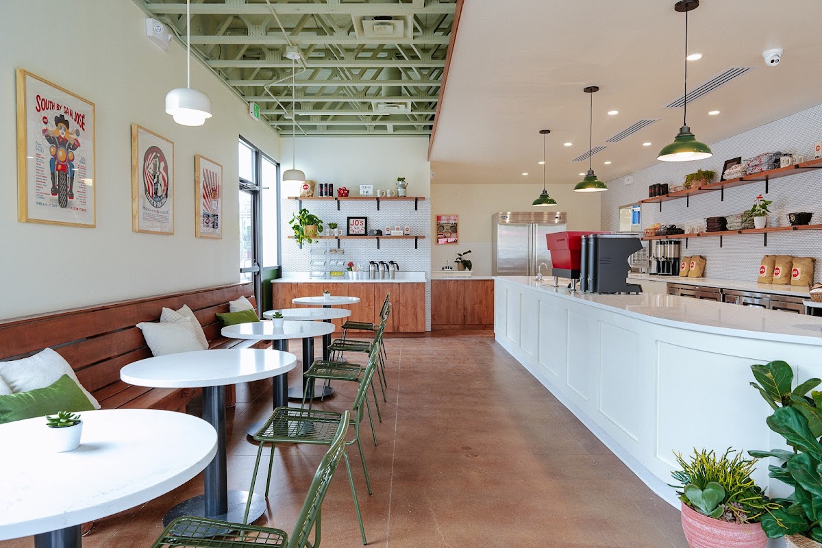 Jo's Coffee interior