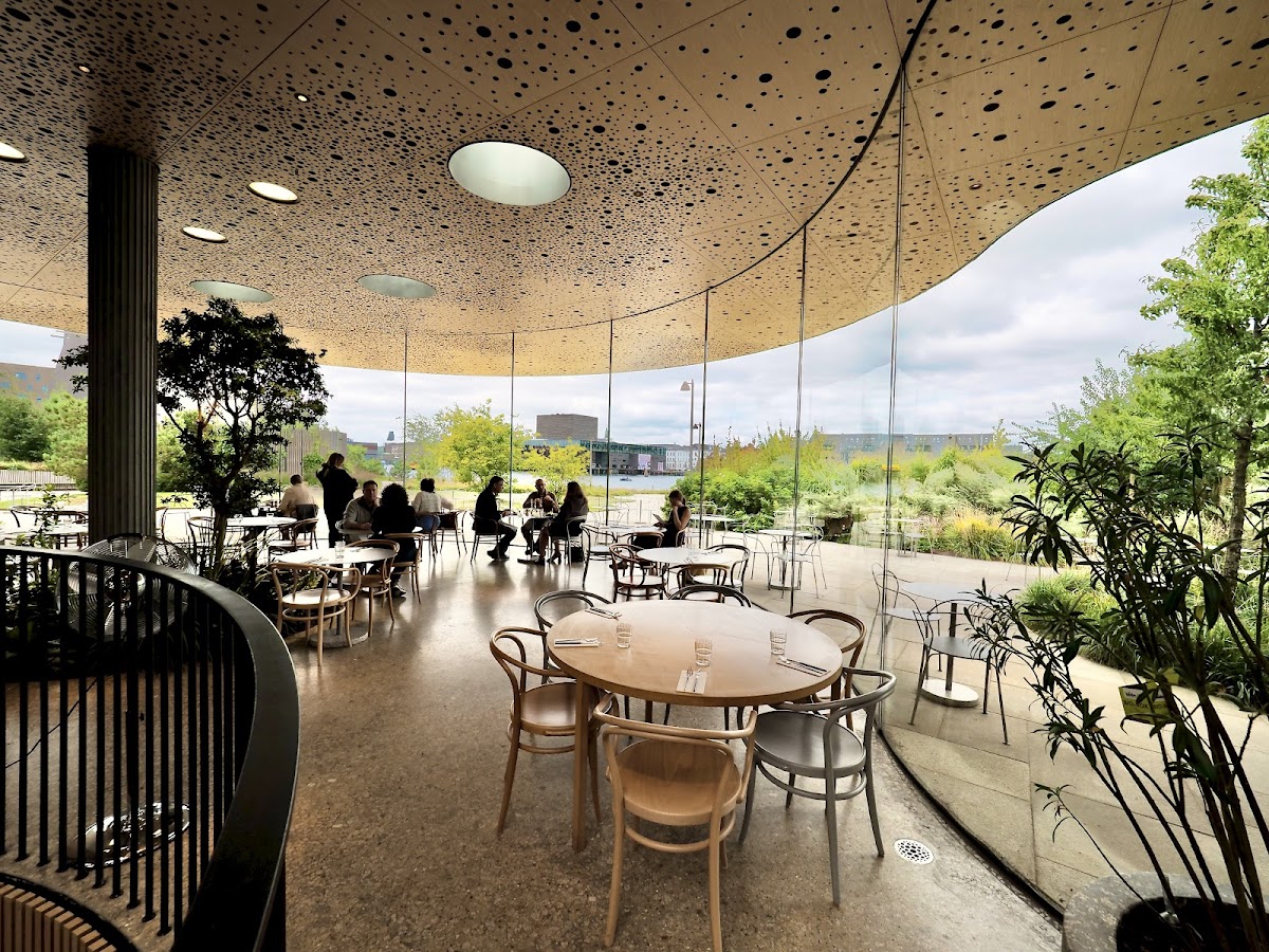 Opera Caféen interior