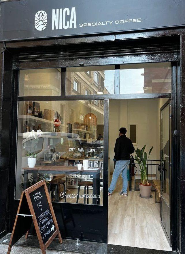 Nica Specialty Coffee interior