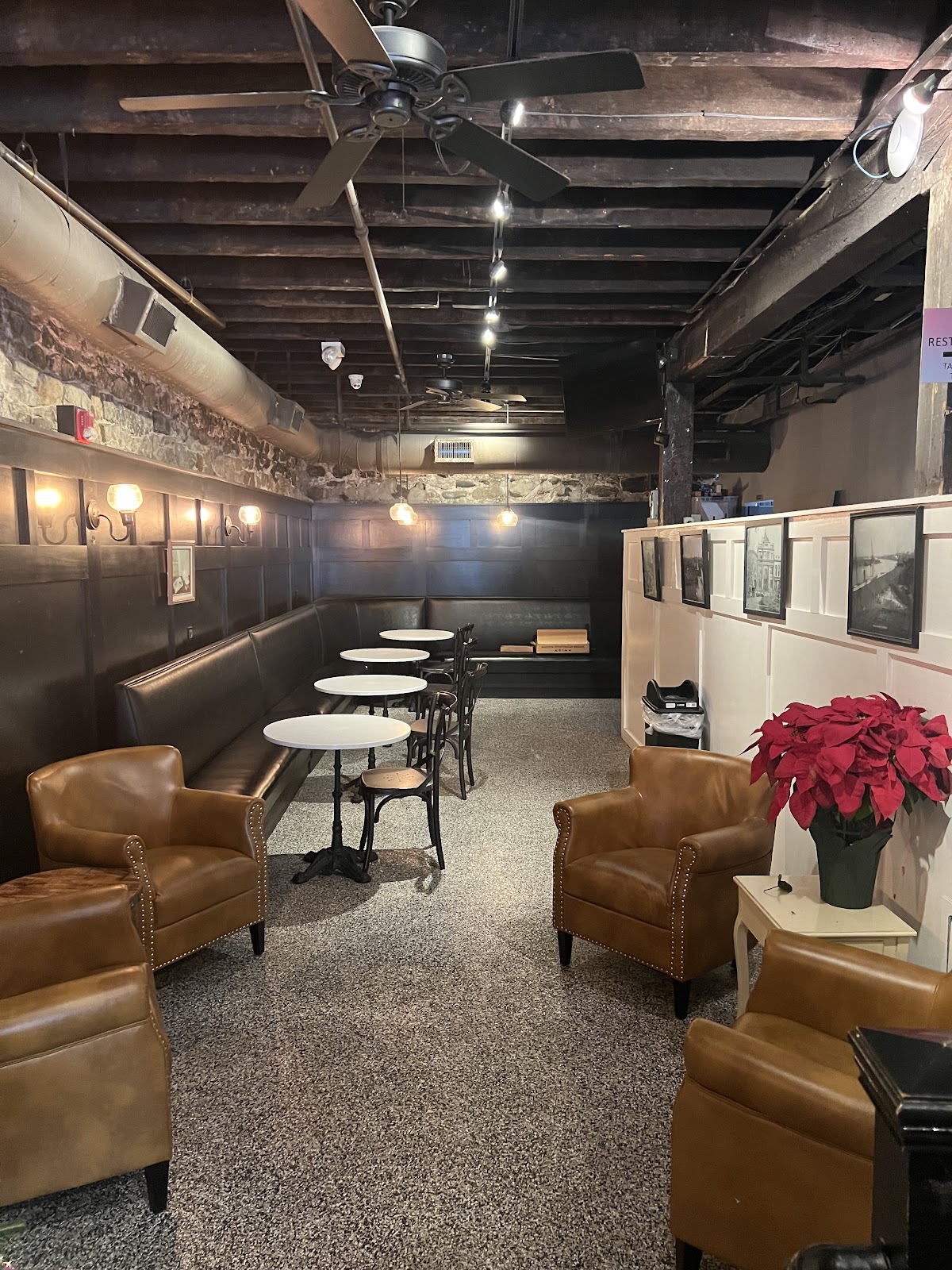 Vics Coffee Bar interior
