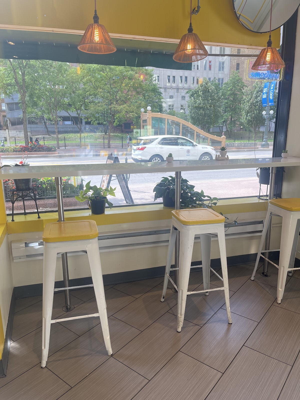 Uni Uni Boba interior