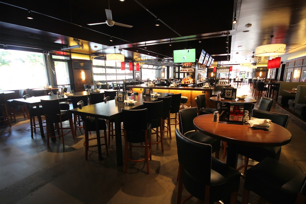 Bar Louie - Sugarland interior