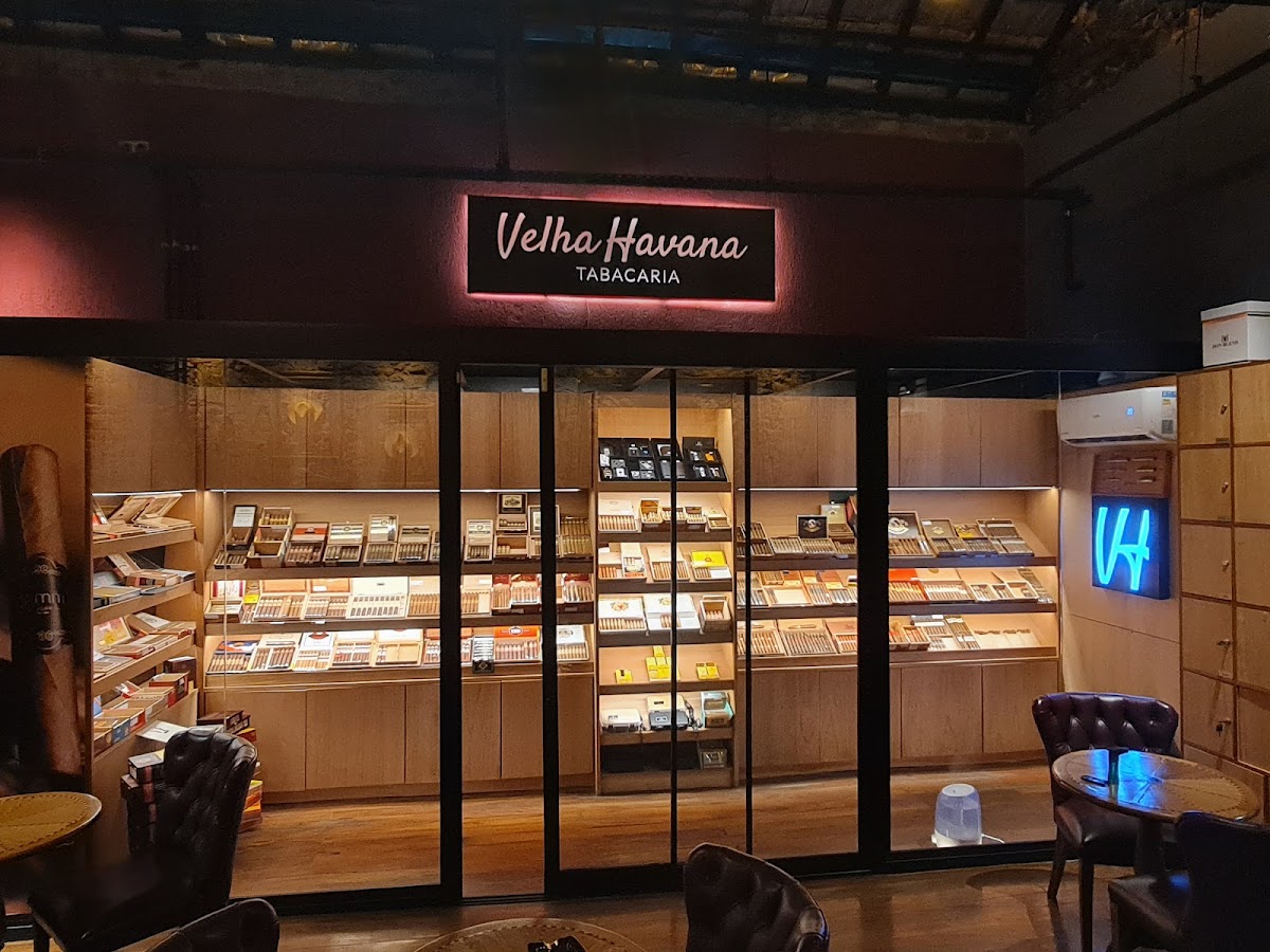 Velha Havana Tabacaria e Café interior