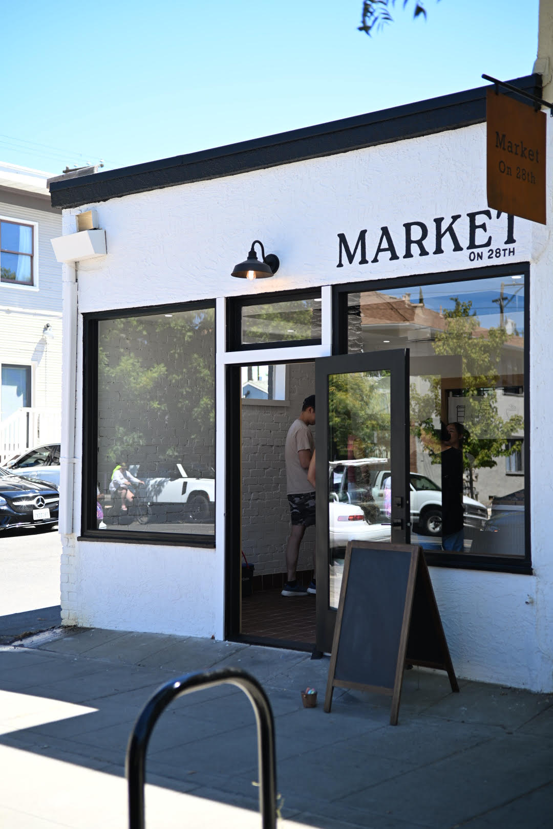 Market on 28th interior