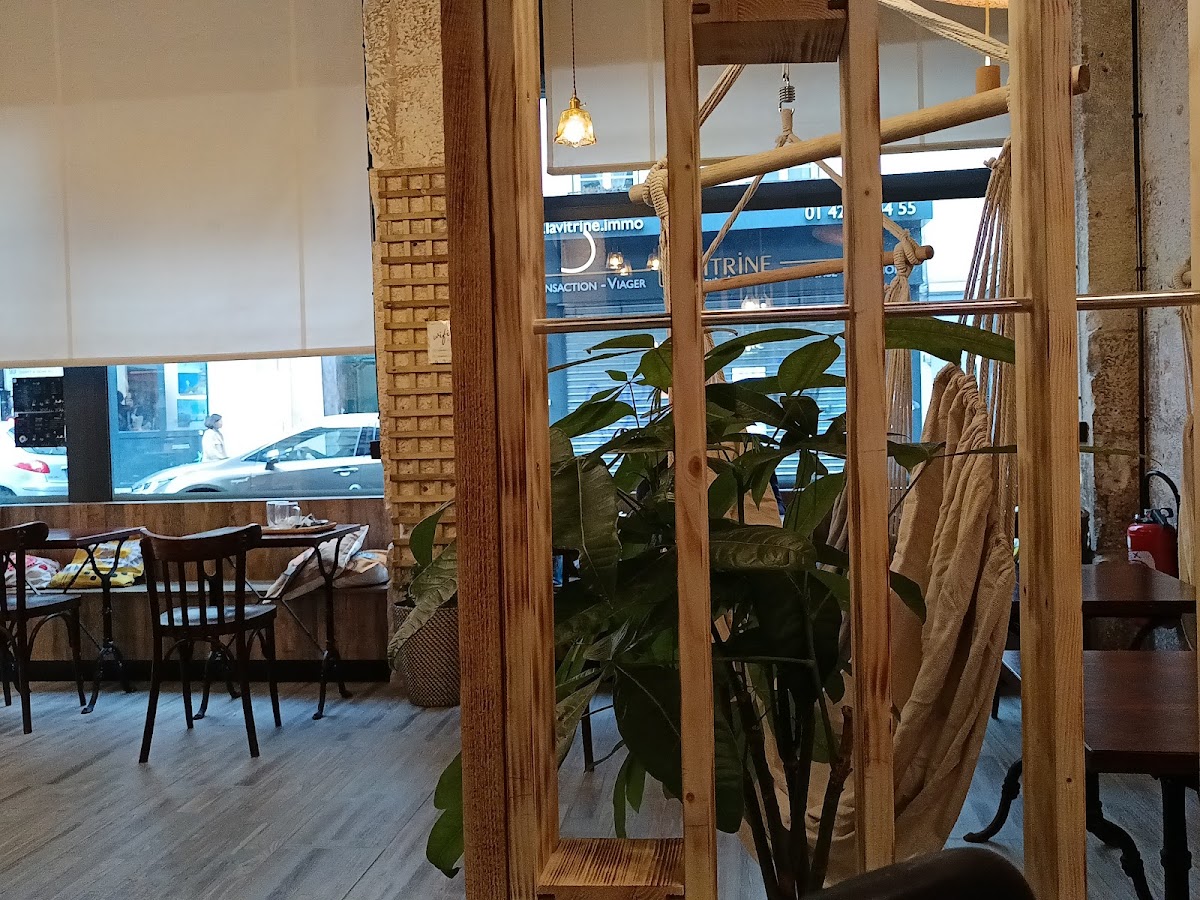 Magali Coffee interior