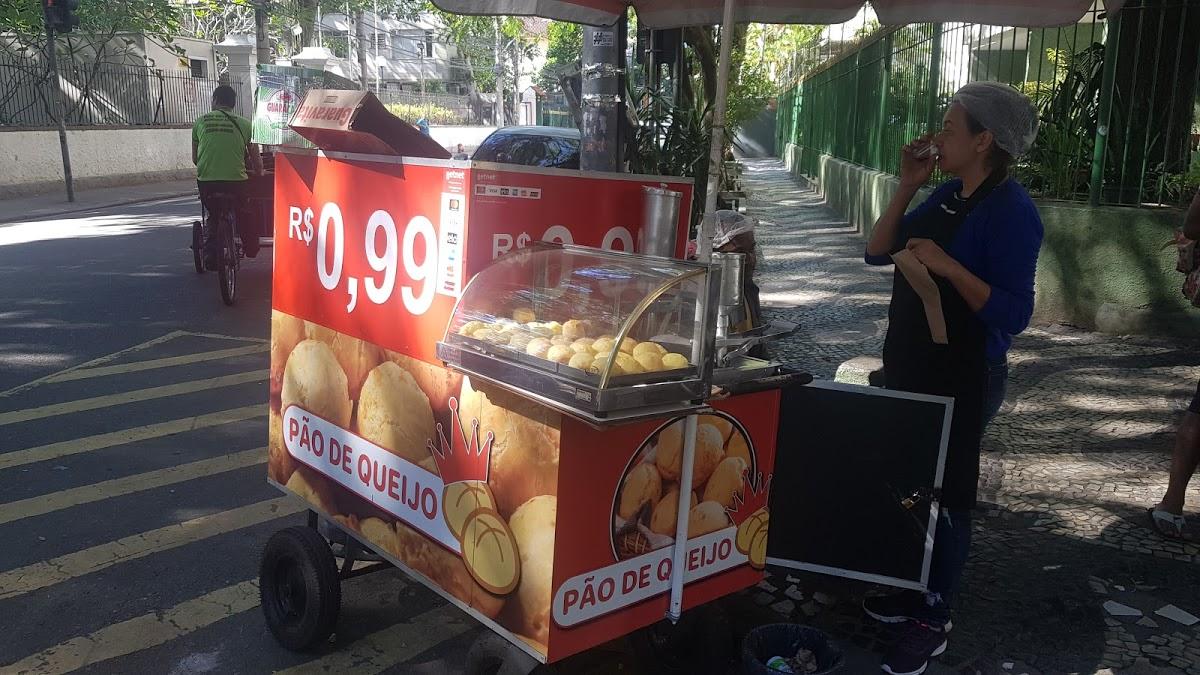 Pão de queijo universitário interior