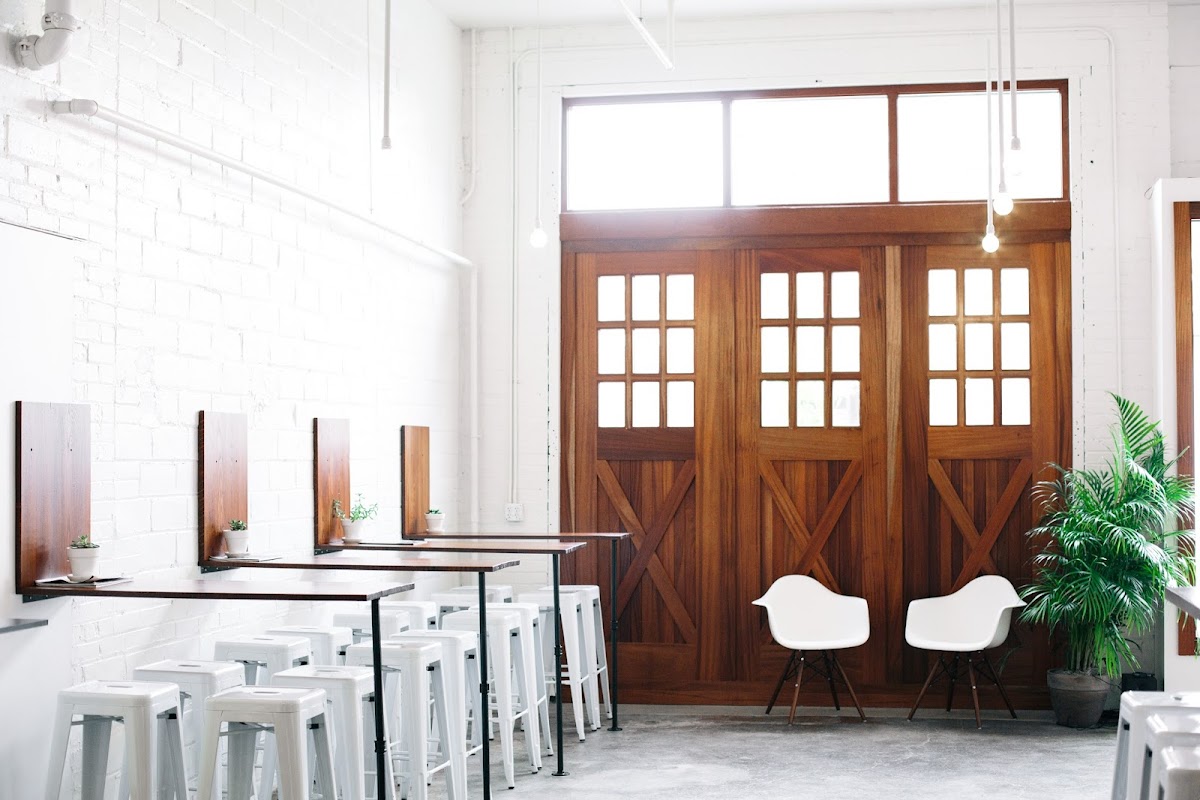 Horizon Line Coffee interior