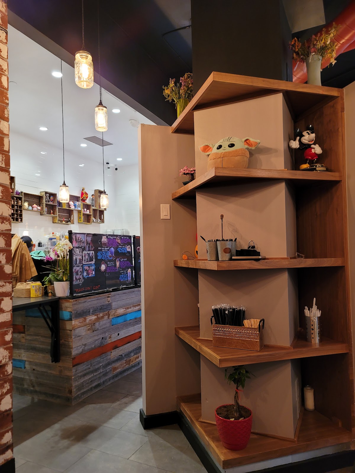 Photo of Cafe 86 - Glendale Galleria