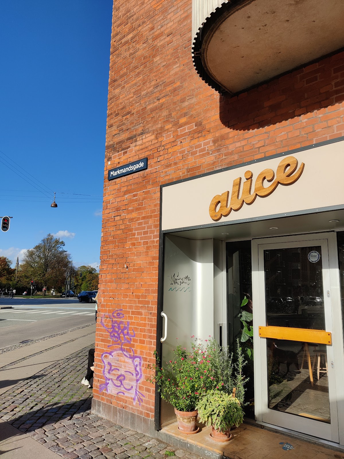 Alice Ice Cream and Coffee interior