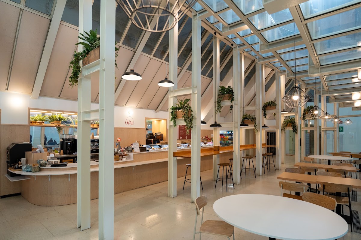 Oval Cafè interior