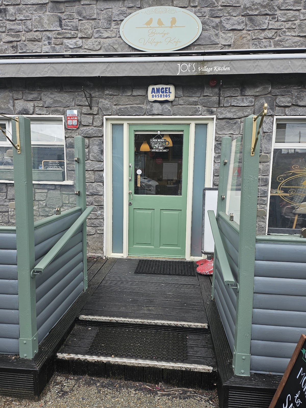 Birdys Village Kafe interior