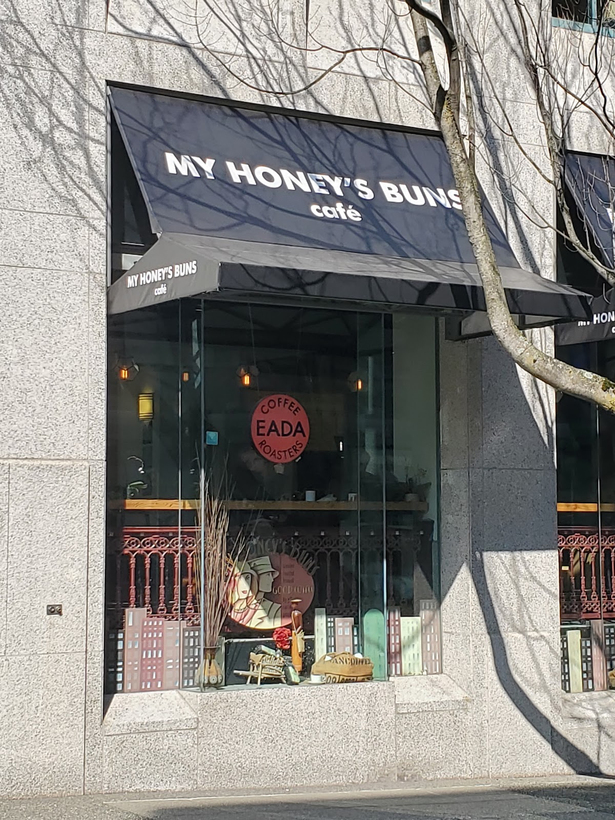 My Honey's Buns interior