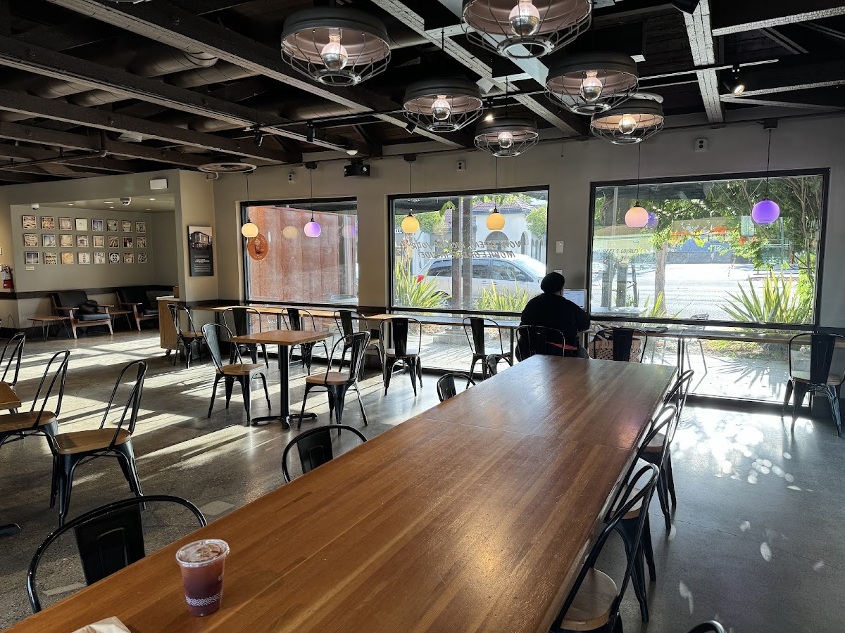 Peet's Coffee interior
