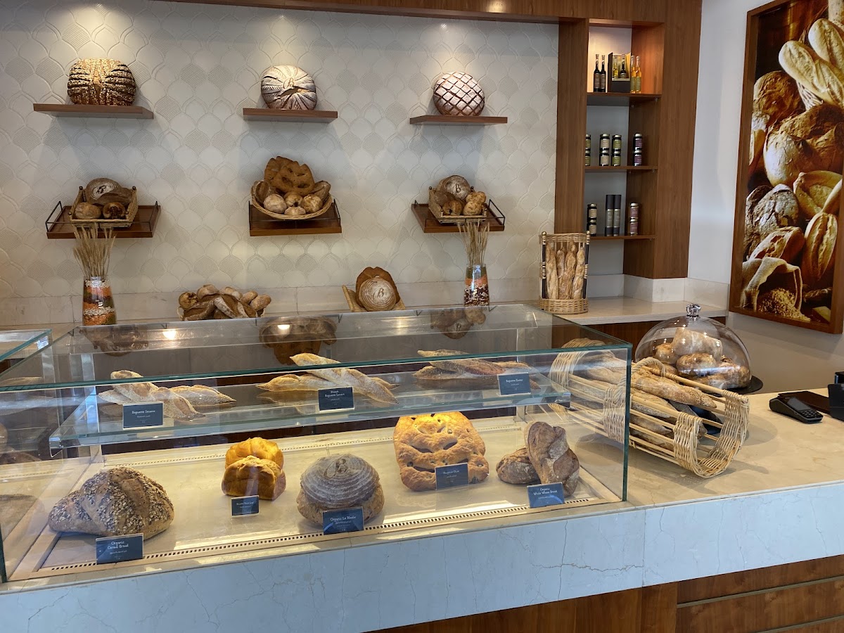 Cafe Bateel interior