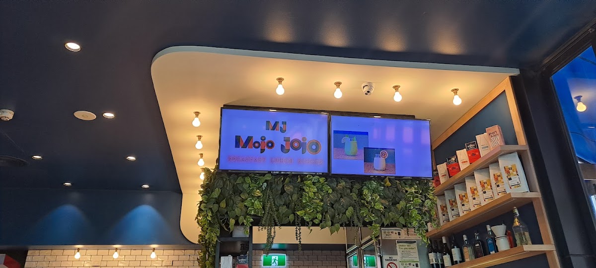 MJ Mojo Jojo | Modern Cafe Docklands interior