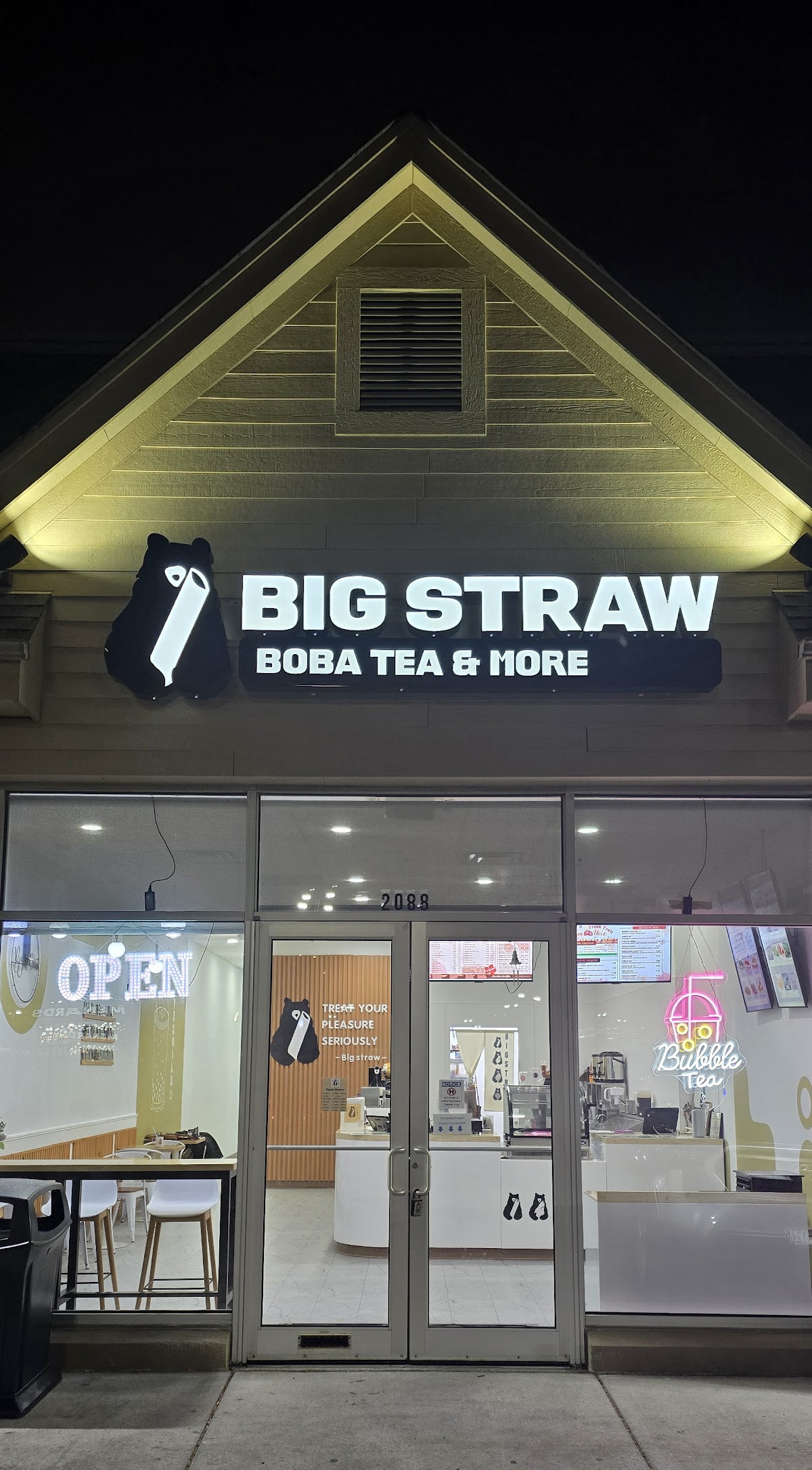 Big Straw Cafe interior