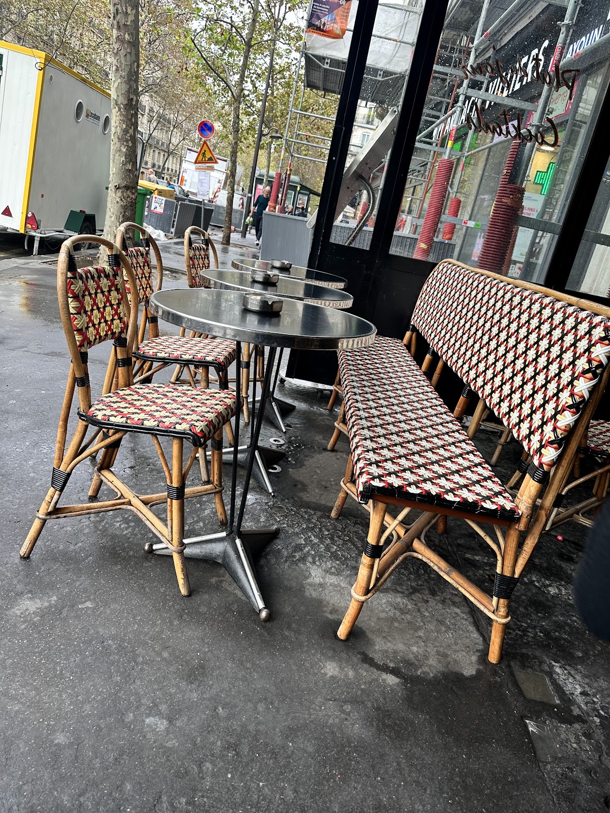 Café des Dames interior