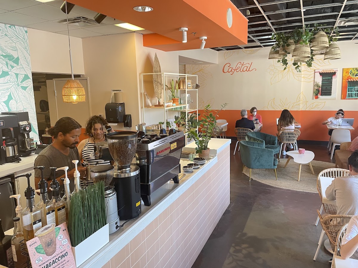 Cafetal Coffee & Familia interior