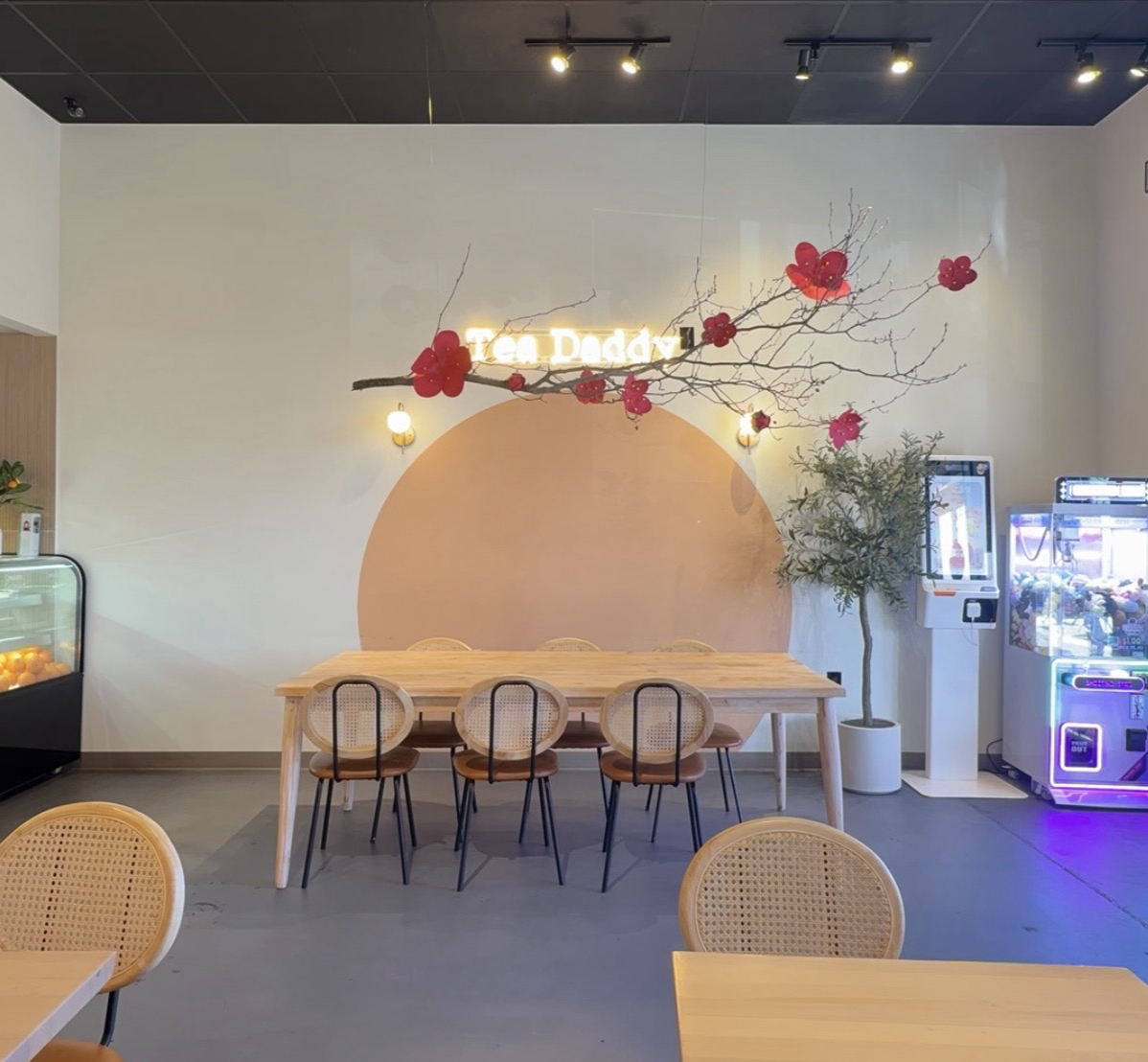 Tea Daddy interior