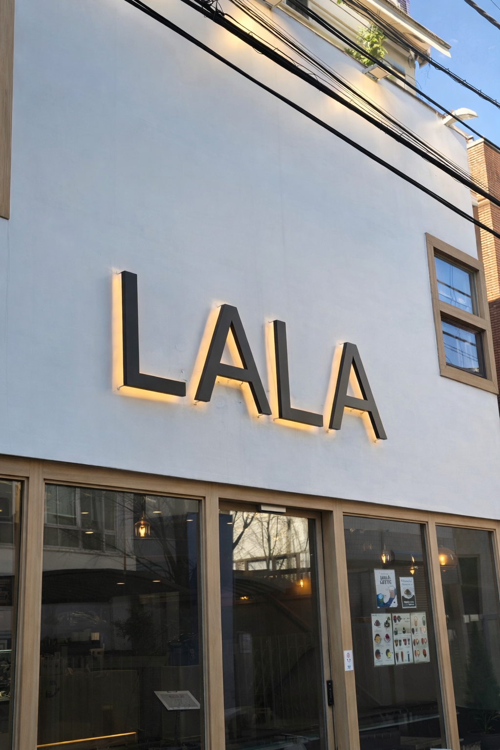 LALA COFFEE interior