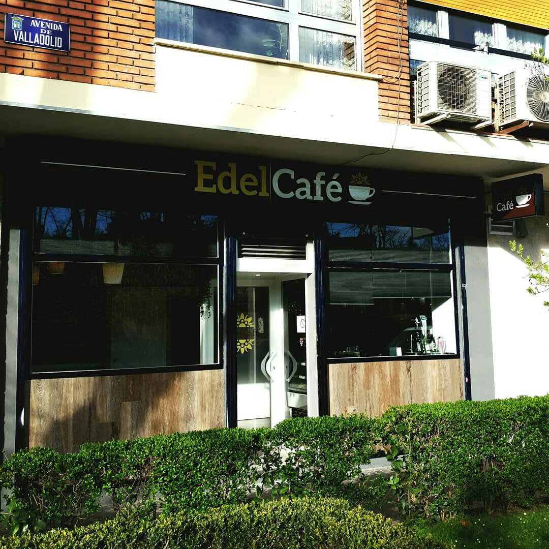Edel Café interior