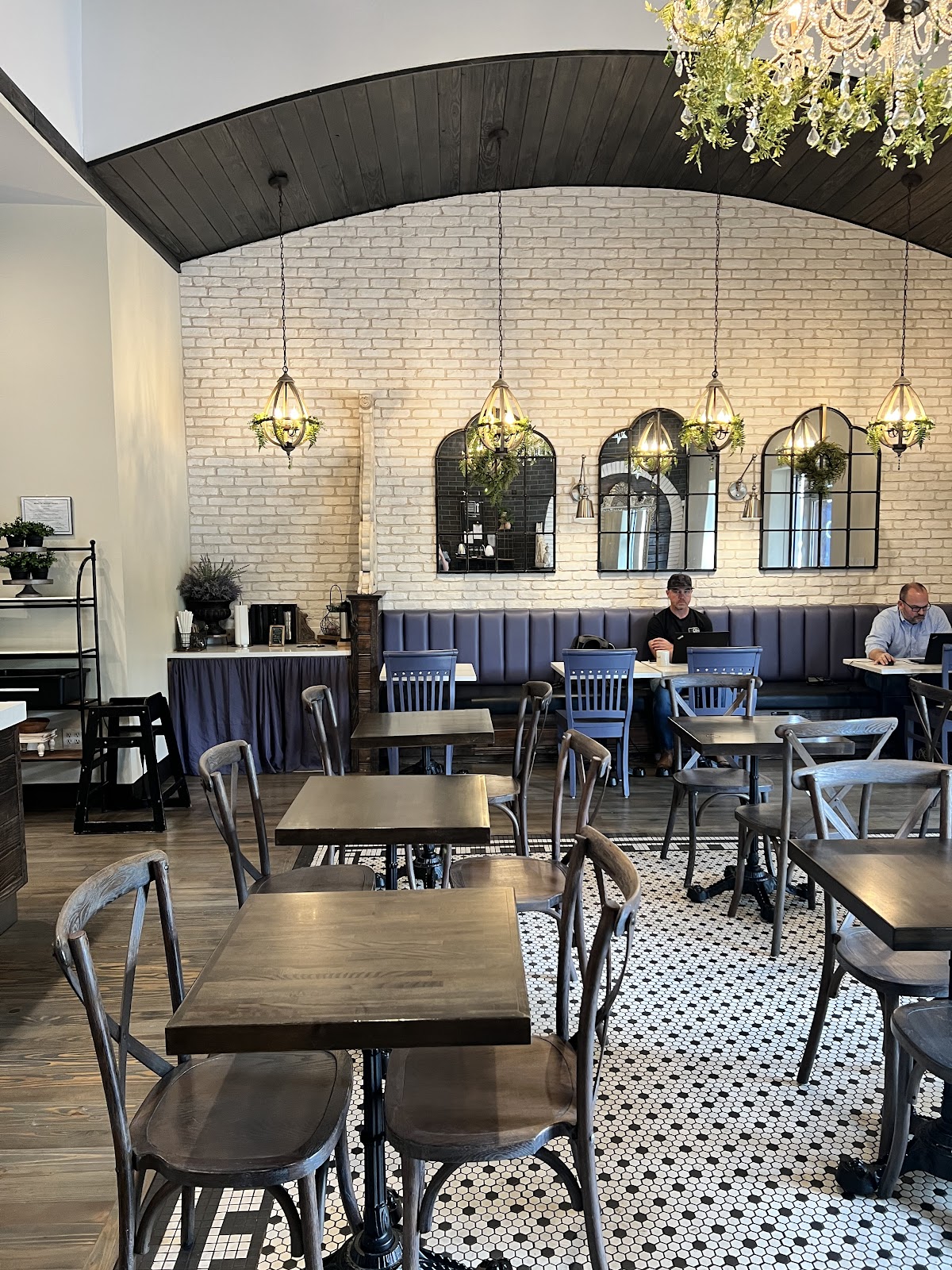 Eiland Coffee at Canyon Creek interior