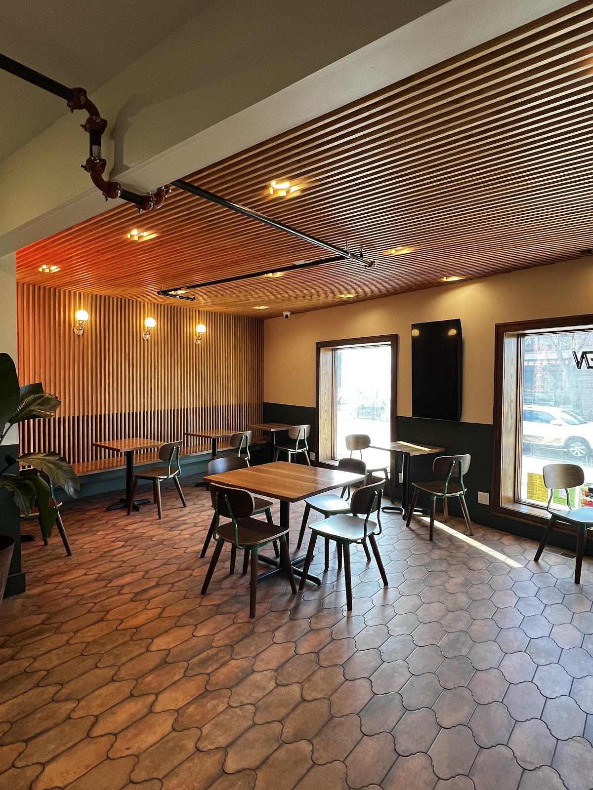 Tii Cup interior