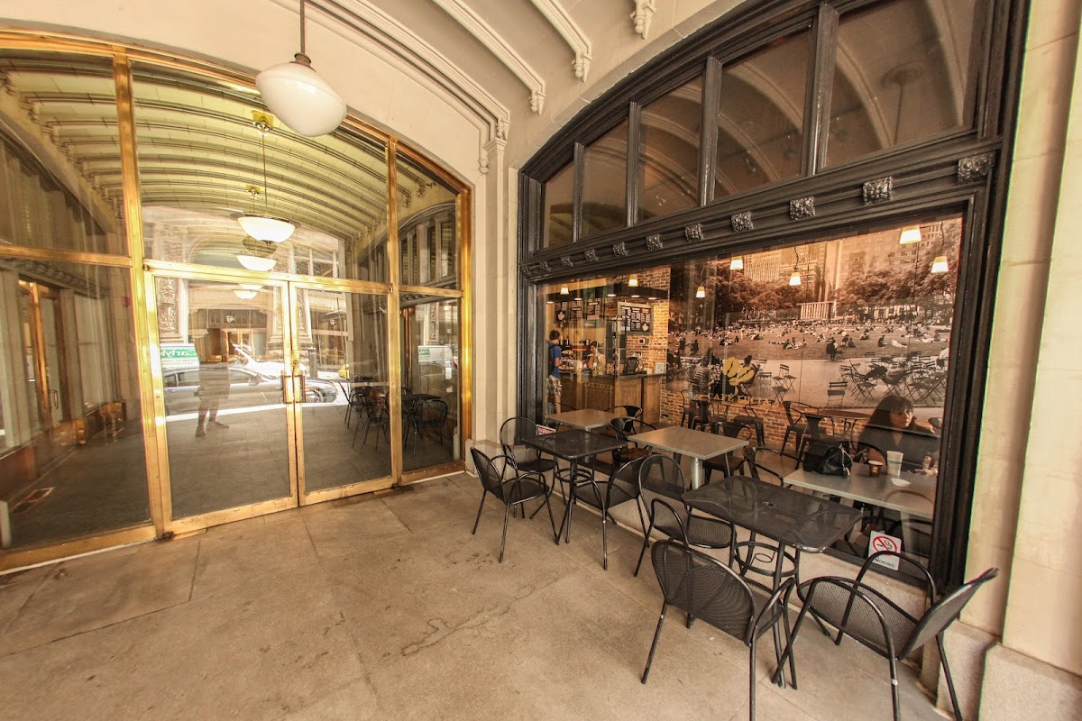 Café Lucia interior