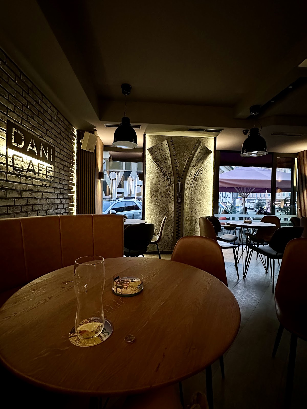 Cafe Dani interior