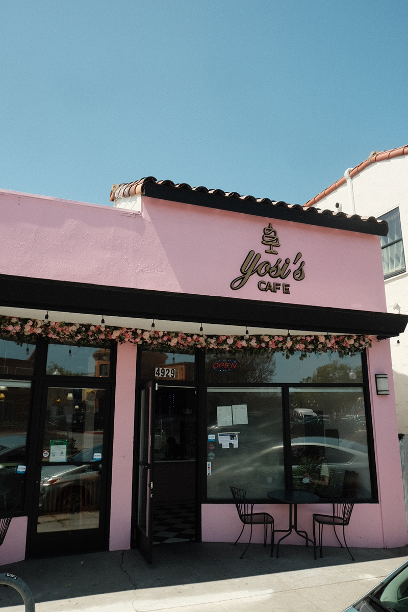 Yosi's Café interior