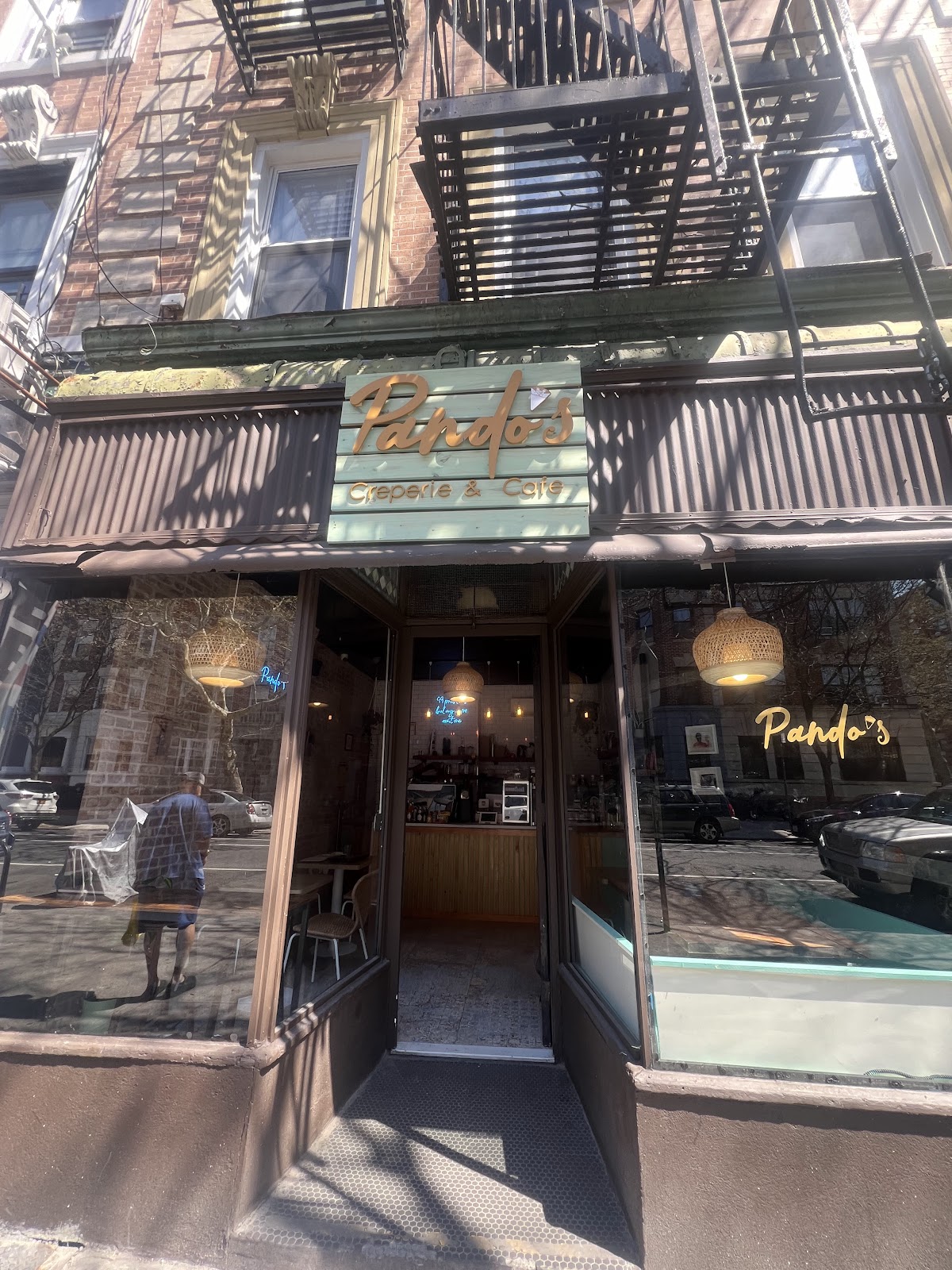 Pando’s Creperie & Cafe interior