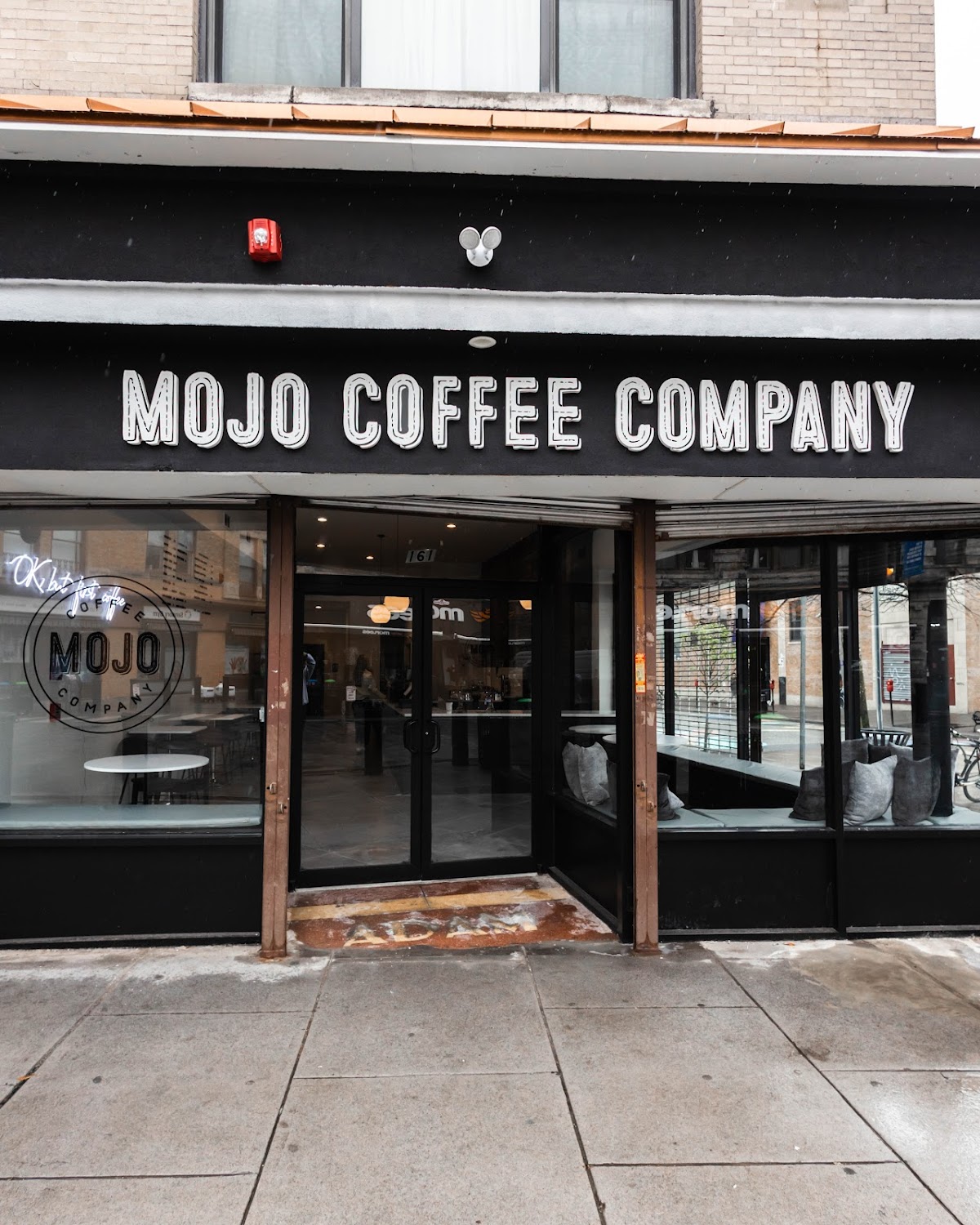 MOJO Coffee interior