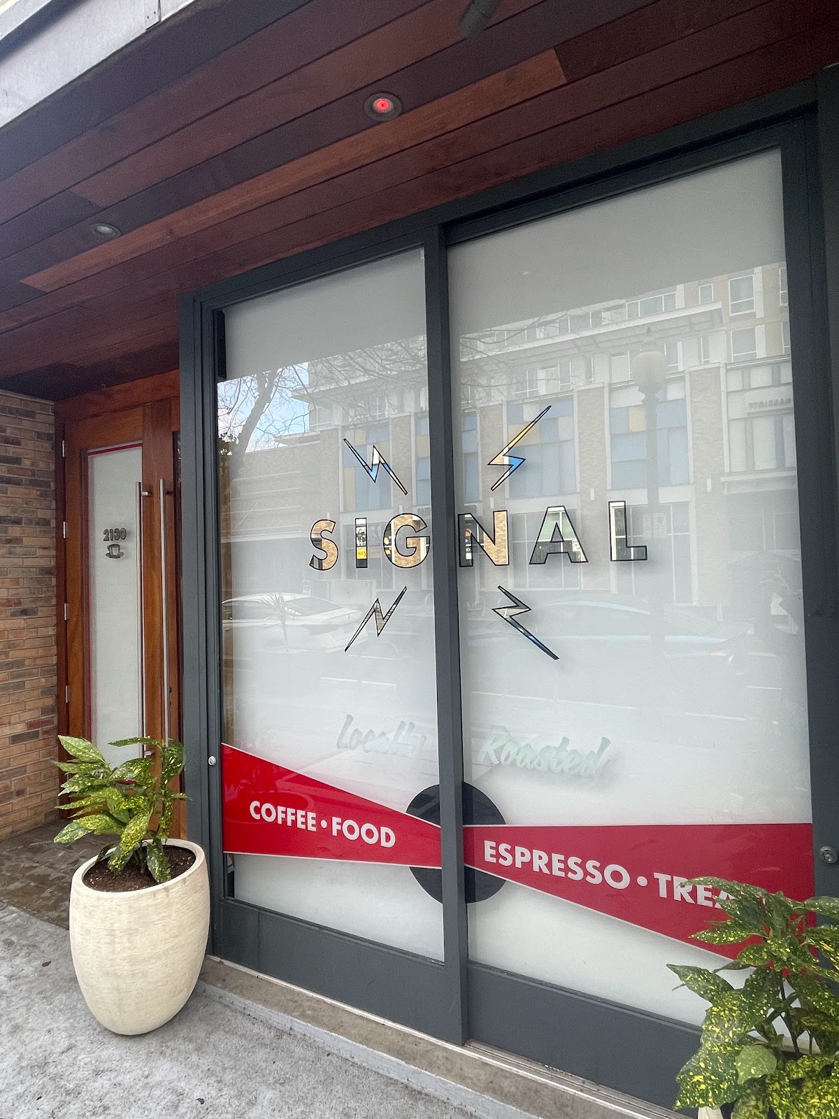 SIGNAL Coffee Roasters interior