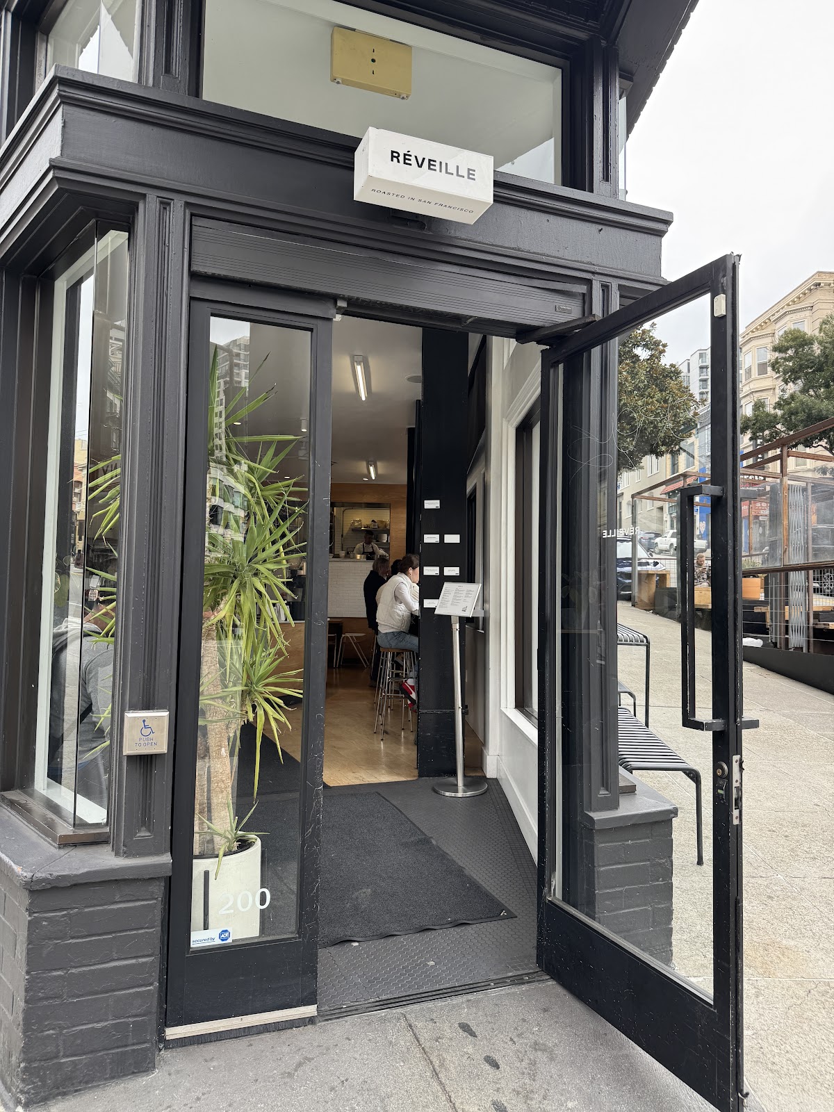 Réveille Coffee Co. interior